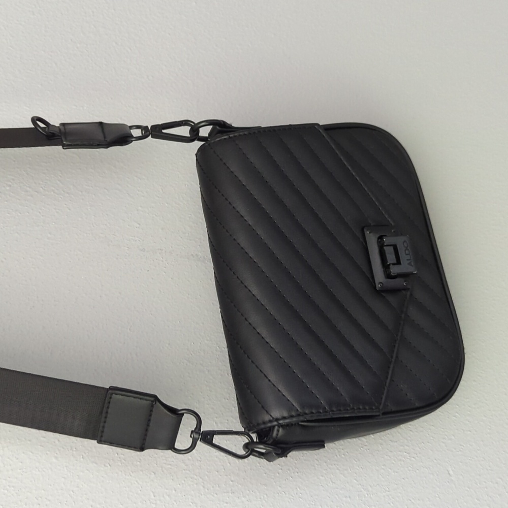 Aldo black quilted crossbody bag. Women's black crossbody purse. Adjustable. - Picture 5 of 8